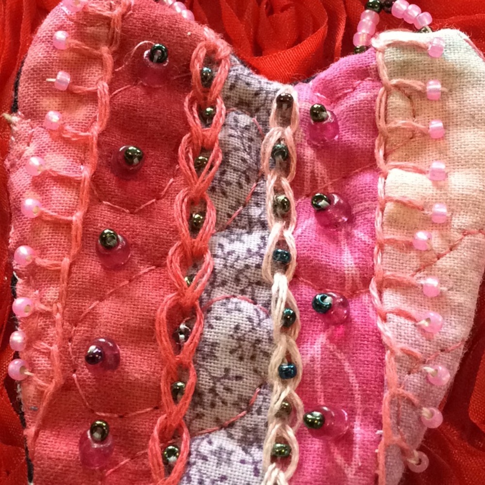 Boutique: Hand made embroidered heart quilt necklace - Picture 7 of 8